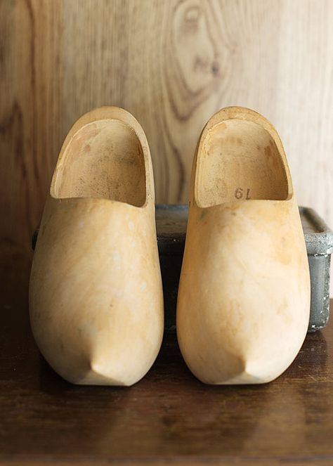 Holland, :) Plain, simple unpainted, the way most Dutchman would want them. #Siepelmarkten #Ootmarsum Dutch Wooden Shoes, Dutch Clogs, Shoe Maker, Wooden Shoe, Van Gogh Museum, Country Wear, Wooden Clogs, Wooden Shoes, Wedding Ring Box