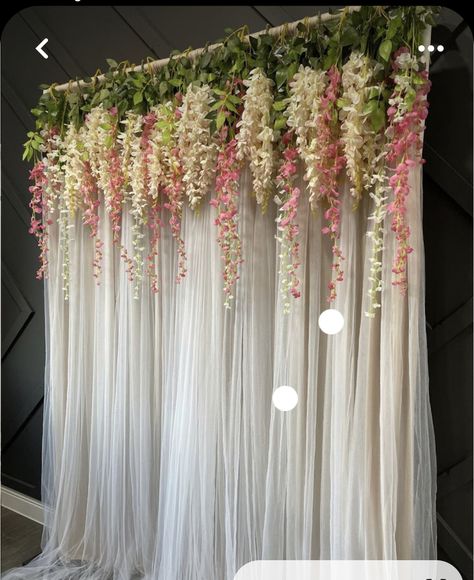 Backdrop Curtain Ideas, Pola Cat Dinding, Simple Stage Decorations, Curtain Decoration, Decoration Evenementielle, Wedding Background Decoration, Ganpati Decoration Design, Desi Wedding Decor, Wedding Planning Decor