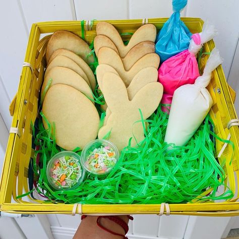 A. Ruby’s Sweet Bar✨ on Instagram: “DIY Easter Cookie Kit! 🐣🐰 ✨$25 Includes: 10 Cookies, 3 Royal Icing Bags, 2 Packs of Sprinkles ✨Pre-Order For Pickup April 2nd & April…” Easter Diy Cookie Kits, Easter Cookie Kits, Easter Cookie Kit, Junior Achievement, Cookie Kits, Easter Cookie, Sweet Bar, Cookie Kit, Diy Cookie