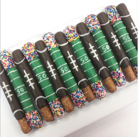 Football Themed Chocolate Covered Strawberries, Football Themed Pretzel Rods, Super Bowl Treats For Kids, Football Dessert Table Ideas, Sports Chocolate Covered Pretzels, Football Chocolate Covered Pretzels, Football Party Foods Desserts, Football Baked Goods, Football Themed Treats