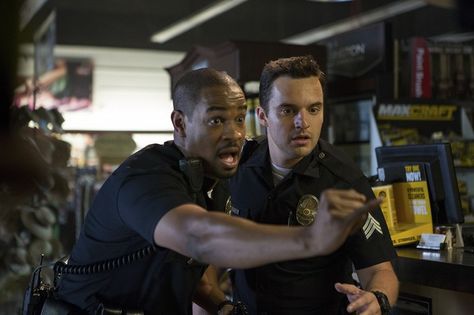 Lets Be Cops, Damon Wayans, Jake Johnson, Bad Life, Latest Movie, Movie Reviews, Comedy Movies, Latest Movies, Film Movie