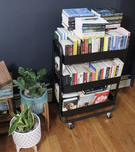 Home Library Ideas Rental, Small Personal Library, Mini Room Library, Mini Bookshelf Aesthetic, Small Library Room Ideas Bookshelves, Mini Library Small Spaces, Mini Library Room, Diy Library Room, Mini Home Library