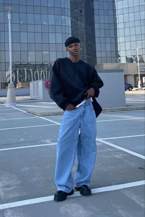 Wide Leg Jeans Outfit Men, Blue Denim Outfits, Normcore Outfits, Wide Leg Jeans Outfit, Men Sweatshirt, Mens Spring Fashion, Mens Trendy Outfits, Black Men Street Fashion, Effortlessly Chic Outfits