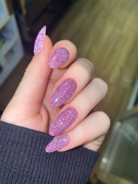 Disco Nail Designs, Pink Sparkly Nails, Sparkly Acrylic Nails, Disco Nails, Wedding Day Nails, Violet Nails, Purple Glitter Nails, Plain Nails, Kiss Nails