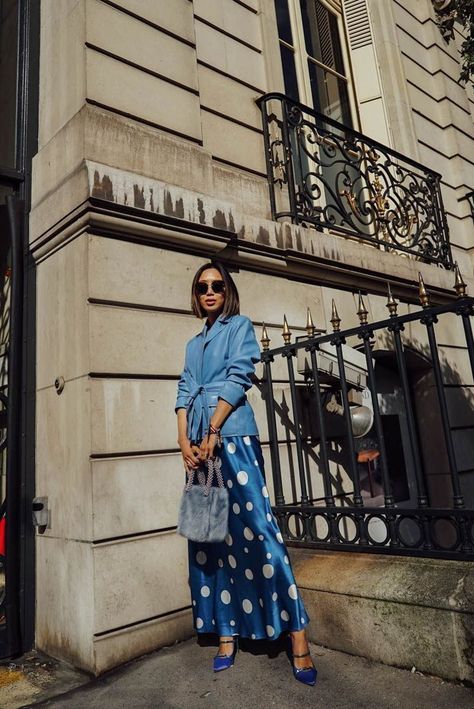 Polka Dots Outfit, New Street Style, Street Dress, Street Clothing, Malone Souliers, Straight Cut Jeans, Song Of Style, Street Style Trends, Polka Dress