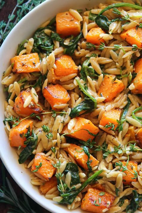 creamy orzo pasta with butternut squash and spinach Pasta With Butternut Squash, Creamy Orzo Pasta, Butternut Squash And Spinach, Orzo Spinach, Veggies Roasted, Orzo Pasta Recipes, Butternut Squash Spinach, Simple Spinach Salad, Butternut Squash Sweet