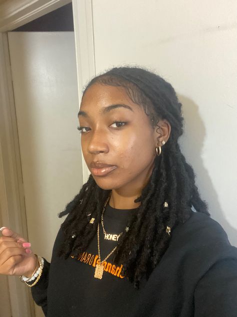 Loc Styles Back To School, Loc Baddie Outfits, Loc Styles For School, Summer Loc Hairstyles, Simple Loc Hairstyles For Women, Retwist Styles, Girl With Locs, Loc Goddess, Channel Orange