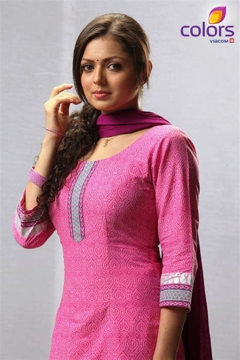 Images Madhubala Serial, Innocent Face, Drashti Dhami, Girls Long Dresses, Serial Actress, Indian Beauty Saree, Desi Beauty, Bollywood Fashion