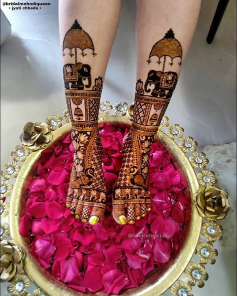 Feet mehndi designs Wedding Henna Designs, Rajasthani Mehndi Designs, Leg Mehndi, Mehndi Designs 2018, New Bridal Mehndi Designs, Bridal Mehendi Designs Hands, Legs Mehndi Design, Bridal Henna Designs, Engagement Mehndi Designs