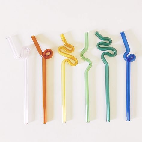 Glass silly straws! I mean, how fun are these?! Choose from pink, amber, yellow, green, teal, or blue; each color comes in the design shown only. Hand wash recommended. Colored Glass Straws, Silly Straws, Nestldown Wedding, Straw Design, Miscellaneous Items, Glass Straws, Cute Room Decor, Dream House Decor, Dream Home Design