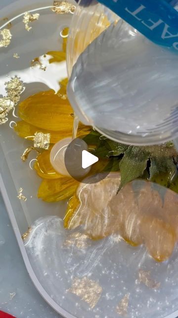 Craft Resin Epoxy - The Clear Choice for Artists & Crafters on Instagram: "Watch as our talented resin artisan @larajayne_design transforms ordinary materials into extraordinary art! 🎨💖 

In this video, she creates a stunning tray using @craft.resin and vibrant flowers🌸🌿 

The process is mesmerizing, and the final result is simply breathtaking! Don’t miss out on this beautiful journey of creativity and craftsmanship.!

👉 Follow along for more amazing transformations! 

#ResinArt #CraftResin #DIYMagic #ArtInspiration #epoxy #epoxyresin #flowerpreservation #flower #tray" Epoxy Resin Trays Diy, Tray Resin Art, Trays Diy, Resin Trays, Flower Tray, Craft Resin, Diy Tray, Vibrant Flowers, Resin Flowers