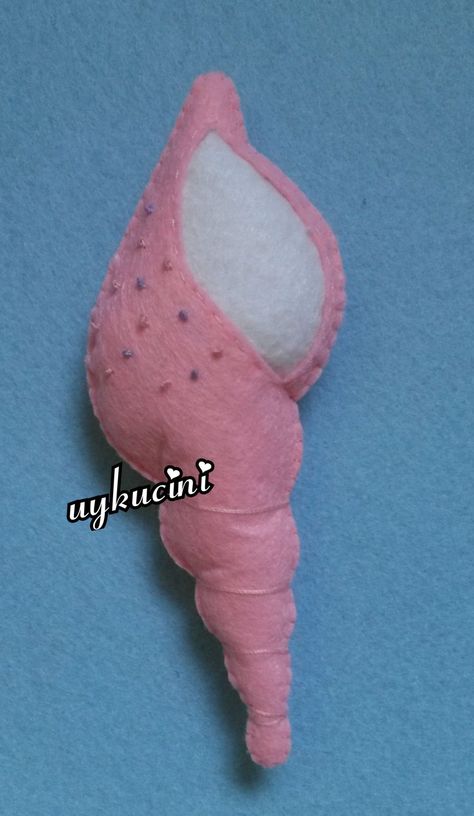 Felt Seashells, Disney Princess Costumes, Seashells Patterns, Shells Diy, Creative Kids Crafts, Felt Crafts Patterns, Felt Crafts Diy, Pink Ornament