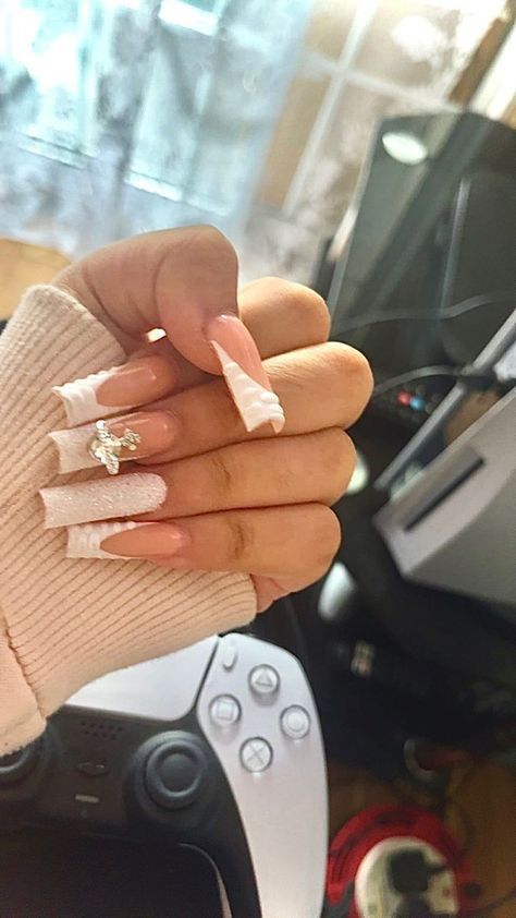 White And Beige Nails Acrylic, White Acrylic Nails Birthday Set, Nails Acrylic Designs Baddie, White Bottom Nails, Baddie Holiday Nails, Long Holiday Nails Summer, Baddie Gel Nails, Baddie Acrylic Nails Medium, 20 Birthday Nails Acrylic