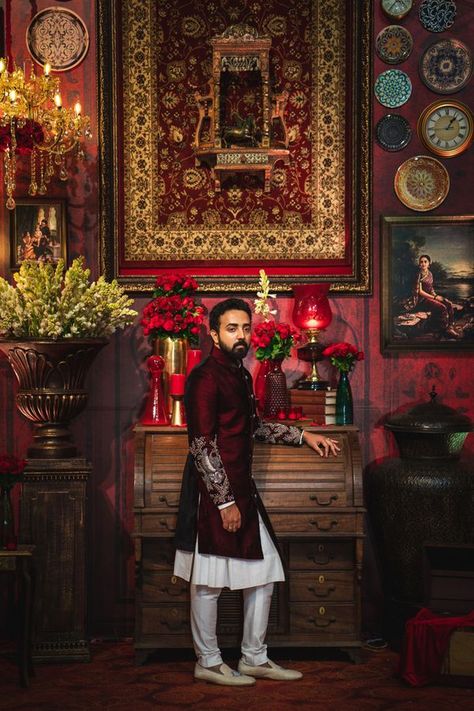 An Elegant Chennai Wedding With Stunning Decor And A Bride In Gorgeous Outfits Sabyasachi Decor, Sabya Sachi, Maroon Walls, Chennai Wedding, Romantic Interior, Wedding Tux, Maroon Wedding, Traditional Silk Saree, Shower Outfits