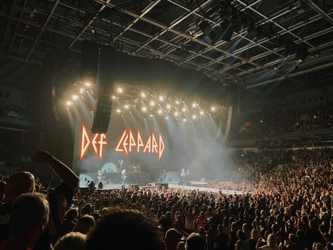 Def Leppard Aesthetic, Def Leppard Concert, Def Leopard, Music Taste, Top Music, Rock Concert, Def Leppard, 2024 Vision, Happy Father