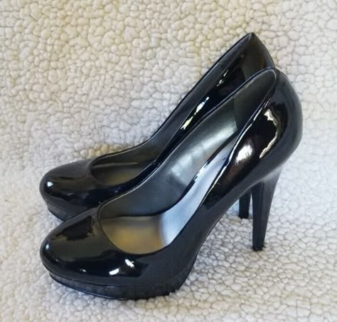 90s Heels Vintage, Black Heels Aesthetic, Stilleto Shoes, 2000s Heels, Black Heels Pumps, Goth Heels, Cute Black Heels, Y2k Heels, Black Stiletto Heels