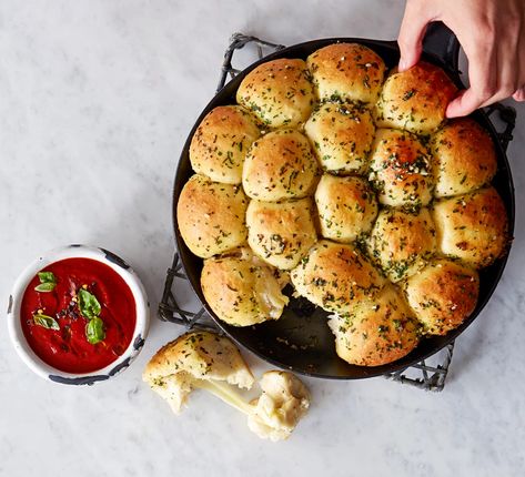 Garlic Dough Balls, Garlic Balls, Dough Balls Recipe, Garlic Bread Cheese, Canteen Menu, Italian Dinner Party, Italian Night, Healthy Low Calorie Meals, Pizza Shop