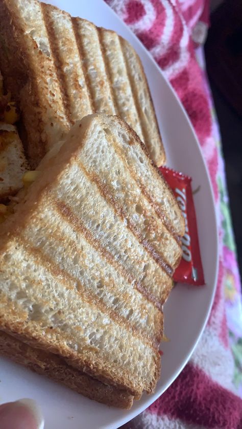 Breakfast Streaks Snapchat, Snap Streak Food, Sandwich Snapchat Story, Evening Snap Streak, Sandwich Snapchat, Sandwich Snap, Teatime Aesthetic, Brunch Snacks, Vegetarian Brunch