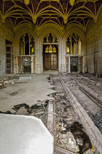 abandoned | Château Miranda aka Château de Noisy, Celles, Belgium Chateau Miranda, Abandoned World, Eerie Places, Desert Places, Old Abandoned Buildings, Abandoned Property, Castle Tower, Abandoned Castles, Abandoned Mansions