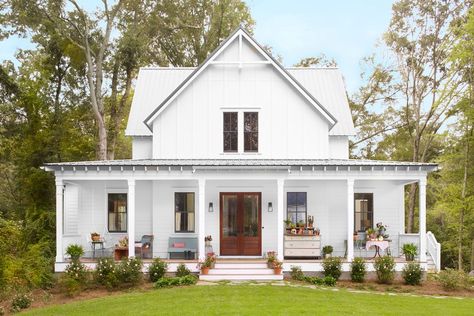 Exterior - CountryLiving.com Four Gables, Farmhouse Cabin, Versace Home, White Farmhouse, Farmhouse Exterior, Farmhouse Plans, Modern Country, House Goals, Farmhouse Living