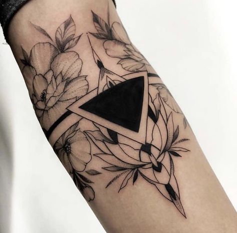 Black Triangle Tattoo Cover Up, Coloured Flowers Tattoo, Triangle And Flower Tattoo, Germany Tattoo Ideas For Women, Triangle Cover Up Tattoo, Triangle Tattoo Cover Up, Triangle Tattoo With Flowers, Black Out Tattoo Cover Up, Geometric Cover Up Tattoo