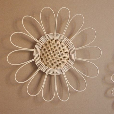 Daisy in Rattan Cane Center Wall Flower Decoration Rattan - Etsy Circle Mobile, Colorful Daisies, Flower Nursery Decor, Rattan Cane, Rattan Mirror, Stationery Store, Flower Wall Decor, Kids Decor, Small Flowers