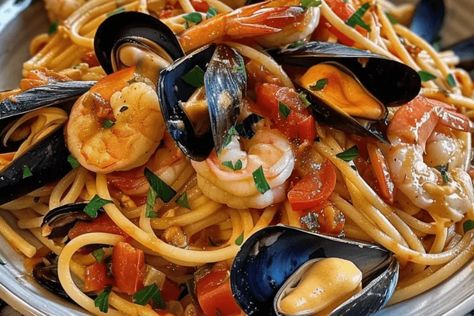 Enjoy a rich and creamy seafood pasta with linguine, shrimp, and mussels. Perfect for weeknight dinners. Ready in just 35 minutes! Creamy Seafood Pasta, Mussels Pasta, Creamy Seafood, Pasta With Shrimp, Seafood Pasta, Shrimp Pasta, Linguine, Weeknight Dinners, Seafood Dishes