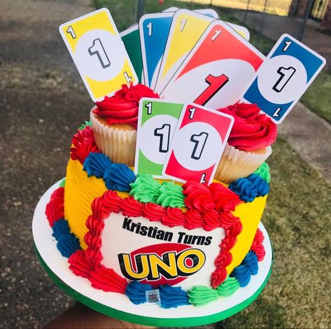 Uno Cupcakes, Uno Cake, Uno Birthday Cake, Uno Cakes 1st Birthday Parties, Uno First Birthday, Uno Themed First Birthday Centerpieces, Uno Birthday Party Theme, Uno First Birthday Party Boy, Uno Themed First Birthday