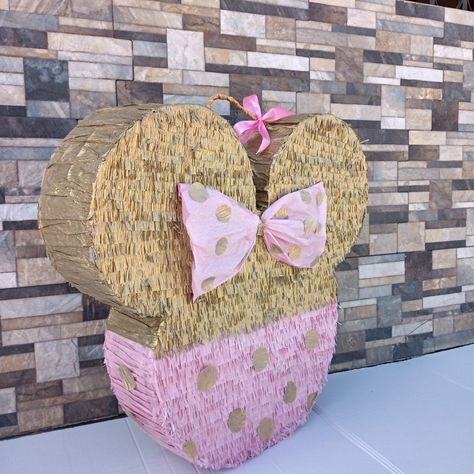 Minnie Mouse Piñata Pink And Gold, Minnie Pinata, Mimi Birthday Party, Minnie Golden, Minie Mouse Party, Minnie Mouse Pinata, Mickey Mouse Birthday Theme, Minnie Mouse Birthday Theme, Minnie Mouse Party Decorations