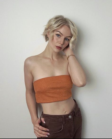 Kris Collins, Hair Inspo Color, Girl Next Door, Short Hair Cuts, New Hair, Hair Inspo, Ear Piercings, Short Hair Styles, Hair Color