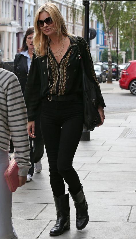 Kate Moss Street Style, Moss Fashion, Kate Moss Style, Queen Kate, 70s Outfits, Atelier Versace, Diane Kruger, Folk Fashion, Style Crush