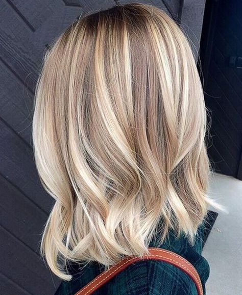 Buttery Blonde Lob Blonde Bayalage, Balayage Hair Ideas, Short Ombre Hair, Kadeřnické Trendy, Balayage Blonde, Ombre Hair Color, Short Hair Balayage, Hair Color Balayage, Balayage Highlights