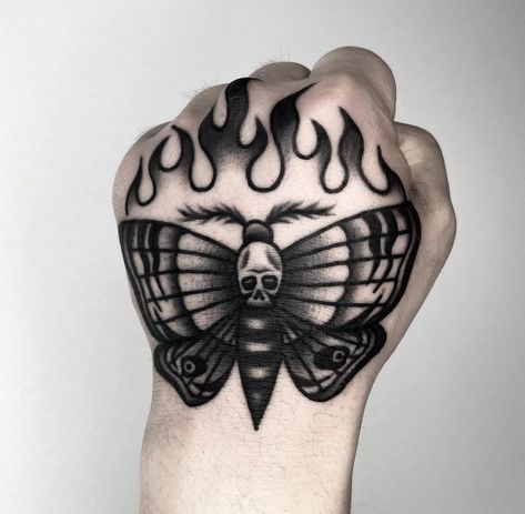 Moth Hand Tattoo Men, Moth Hand Tattoo, Lion Shoulder Tattoo, Moth Tattoo, Hand Tattoo, Shoulder Tattoo, Leg Tattoos, Tattoo Drawings, I Tattoo