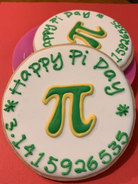 Pi Day Cookies Decorated, Pi Day Cookies, Liczba Pi, Pi Pie, Cookie Techniques, Pie Day, Sugar Cookie Designs, School Theme, Pi Day