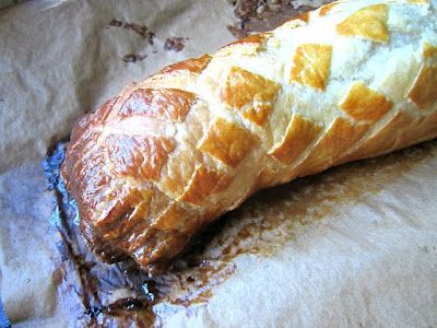 Mushroom Wellington Vegan, Salmon Wellington Recipe, Vegetarian Wellington, Mushroom Leek, Veggie Christmas, Mushroom Wellington, Pittsburgh Food, Leek Recipes, Beef Wellington