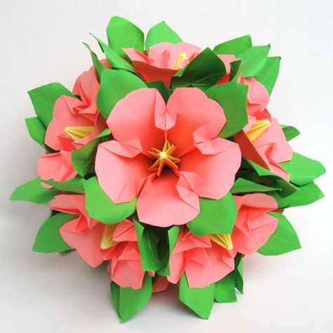 Flowers from pentagon for this tutorial http://stranamasterov.ru/node/47890  Leaves from the book "Hana no kusudama" by Mariko Kubo Hibiscus Origami, Valentines Origami, Paper Origami Flowers, 4h Ideas, Craft Origami, Paper Flower Patterns, Origami And Quilling, Origami And Kirigami, Origami Ideas