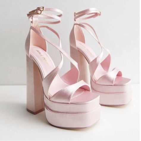 Pink Platform Heels, Hak Tinggi, Pretty Heels, Pink Platform, Dr Shoes, Fashion Shoes Heels, Cute Shoes Heels, Pink Platforms, Public Desire