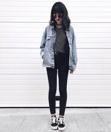 Look Grunge, Fashion Grunge, Trendy Swimwear, Rock Punk, Denim Jacket Women, Edgy Outfits, Outfits Casual, Mode Vintage, Mode Inspiration