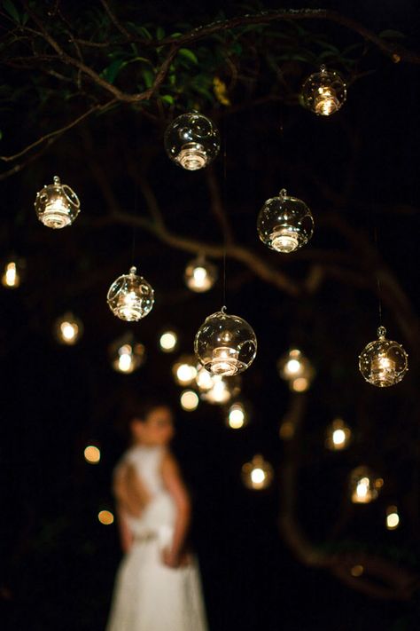 Floating candles...perfect way to take advantage of trees for an outdoor evening. ขวดโหล Mason Jar, Lights Hanging, Modern Wedding Decor, Hanging Candles, Floating Candles, Wedding Lights, Garden Wedding, Future Wedding, Bride And Groom