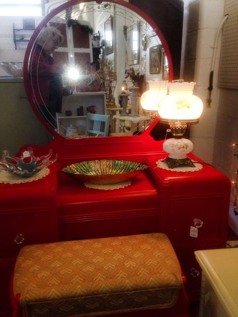 Vintage vanity I painted red! 70s Bedroom Aesthetic, Vintage Vanity Aesthetic, Spot Light Photoshoot, Red Vanity, Cozy Room Ideas, Vanity Aesthetic, Retro Vanity, Room Ideas For Men, Light Photoshoot