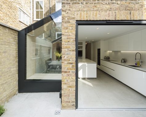 The Lined Extension | YARD Architects | Archinect Terrace Extension, Small House Extensions, Side Return Extension, Single Storey Extension, Mini Serre, Victorian Terraced House, Glass Extension, Home Improvement Loans, Extension Designs