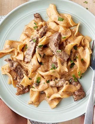 Easy Beef And Noodles Recipe, Beef Stroganoff Instant Pot, Instant Pot Beef Stroganoff, Stroganoff Beef, Easy Beef Stroganoff, Instant Pot Easy, Campbells Soup Recipes, Beef Stroganoff Easy, Mushroom Soup Recipes