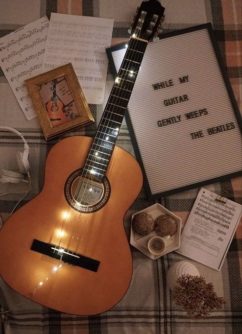 Yamaha Acoustic Guitar, Acoustic Guitar Chords, Ukulele Art, Acoustic Guitar Photography, All The Bright Places, Guitar Posters, Guitar Photos, Guitar Photography, Best Acoustic Guitar