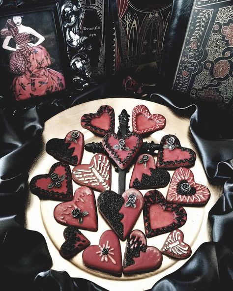 Goth Picnic Food, Gothic Food Ideas, Goth Cookies, Goth Picnic, Gothic Picnic, Gothic Food, Devils Den, Comfort Things, Goth Cottage