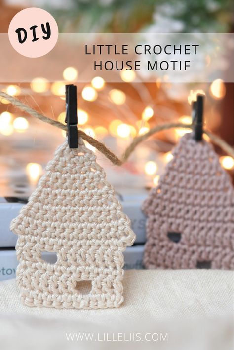 DIY little crochet house motif to decorate your house for Christmas. Quick Christmas Gifts, Gingerbread House Patterns, Crochet House, Háčkované Lemy, Crochet Ornaments, Crochet Christmas Ornaments, Christmas Crochet Patterns, House Ornaments, Christmas Trends