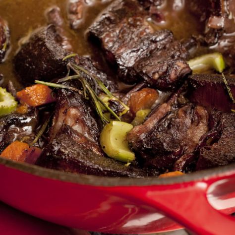 Apple-Braised Neck Roast - The Sporting Chef Dutch Oven Steak Recipes, Venison Neck Roast, Oven Steak Recipes, Crockpot Lunch, Roasted Olives, Venison Roast, Steak In Oven, Bbq Pork Chops, Swiss Steak