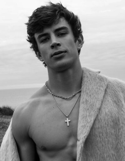 Hairstyles Black And White, Men Lips, Jewelry Hairstyles, Boys Fashion Aesthetic, Hayes Grier, Aesthetic Boys, Male Photography, Boys Fashion, Horror Story