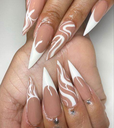 Stilleto Nail Idea, Ballerina Acrylic Nails, Stilleto Nails Designs, Ring Finger Nails, Unghie Nail Art, Long Acrylic Nail Designs, Nails Design With Rhinestones, Stiletto Nails Designs, Glow Nails