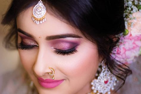 Make a statement at your intimate wedding with these colorful eye makeup looks | WeddingSutra Pink Eye Makeup Indian Bride, Bride Eye Makeup Wedding Day Indian, Reception Eye Makeup Look, Bridal Pink Eye Makeup, Pink Makeup Looks Indian Wedding, Bridal Mackup Hd, Pink Bridal Eyeshadow, Pink Bridal Eye Makeup Indian, Engagement Make Up Indian