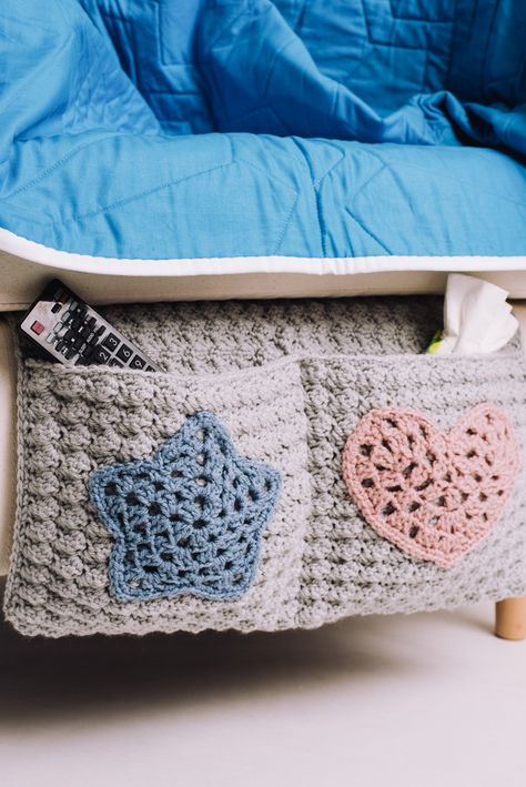 Crochet Beginner Patterns, Learn To Crochet Beginner, Bed Caddy, Beginner Patterns, Crochet Bed, Bed Pocket, Crochet Organizer, Crochet Beginner, Crochet Nursery